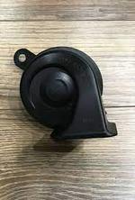 USED Horn -  Honda 2004-2010 Accord, 2010 CR-V, Peugeot 2002-2004 406, Toyota 2006-2010 Camry, 2006-2010 Corolla, Volkswagen 2004-2011 Golf